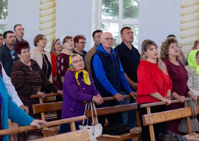 Недільні Богослужіння - Служіння у Домі Молитви